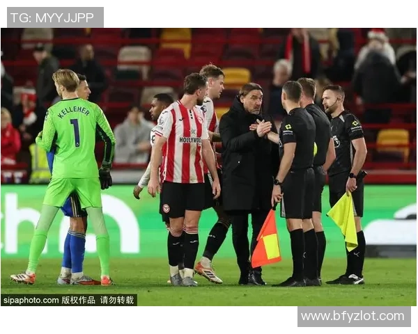 足球明星猝死引发的感动瞬间与球迷心灵共鸣的故事分享